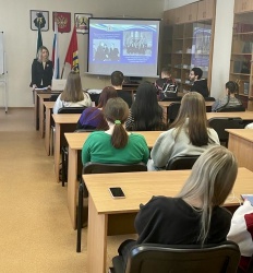 Лекция в рамках Всероссийского единого урока "Права человека" состоялась в Хабаровском торгово-экономическом техникуме