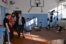 Уполномоченный по правам человека И. Чесницкий посетил учреждение, в котором помогают инвалидам