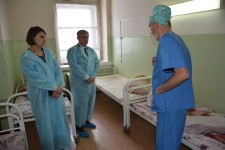 Уполномоченный И. Чесницкий посетил Николаевскую центральную районную больницу
