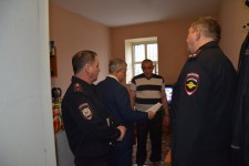 Уполномоченный по правам человека в Хабаровском крае И. Чесницкий посетил Центр временного содержания иностранных граждан