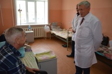 Уполномоченный Игорь Чесницкий посетил Бикинскую центральную районную больницу