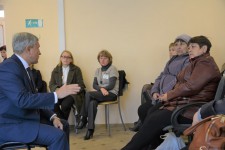 И. Чесницкий посетил социальные учреждения рп. Заветы Ильича