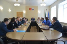 Игорь Чесницкий провел встречу с членами общественной наблюдательной комиссии Хабаровского края