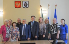 Игорь Чесницкий провел встречу с членами общественной наблюдательной комиссии Хабаровского края