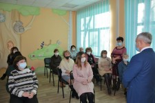 Уполномоченный по правам человека в Хабаровском крае встретился с работниками Хабаровского центра социального обслуживания населения