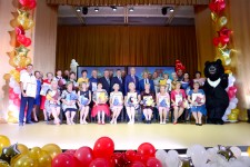 Уполномоченный поздравил жителей поселка Уктур Комсомольского муниципального района с 55-летним юбилеем