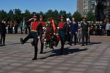 Уполномоченный возложил цветы к Вечному огню Мемориального комплекса на площади Славы в г. Хабаровске