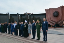 В День памяти и скорби Уполномоченный возложил цветы к Вечному огню Мемориального комплекса на площади Славы в г. Хабаровске