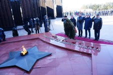 Уполномоченный принял участие в возложении венка  и цветов к Вечному огню и Мемориалу воинам, погибшим в вооруженных конфликтах и локальных войнах