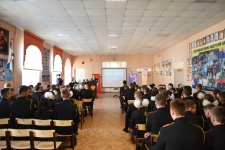 Уполномоченный выступил в хабаровской кадетской школе с лекцией о полномочиях Президента России
